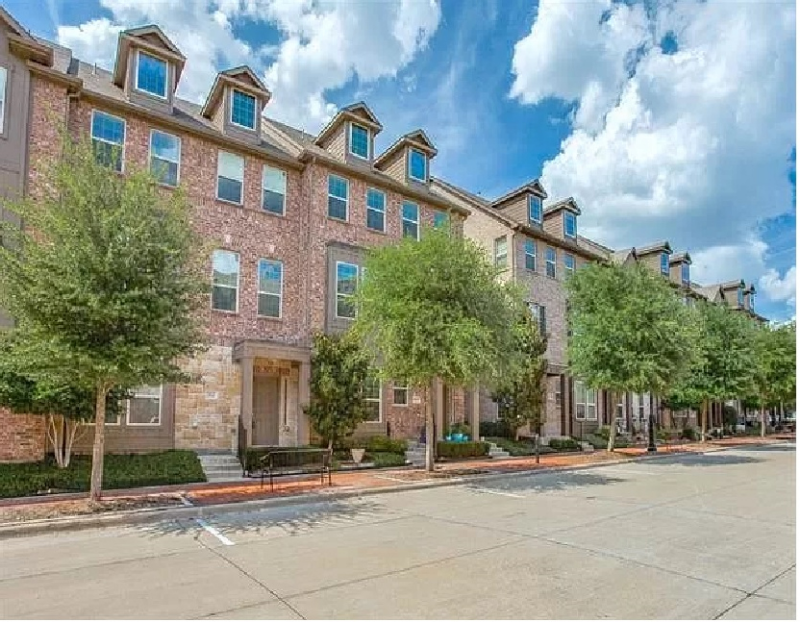 Addison Townhome: 3890 Everwood Ln