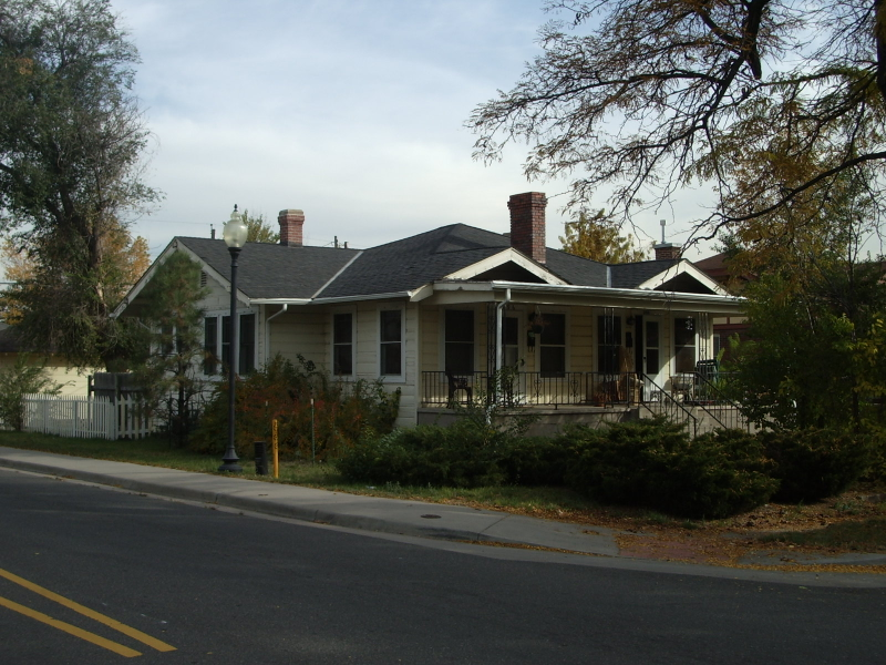 Edgewater House: 3196 Ames Street