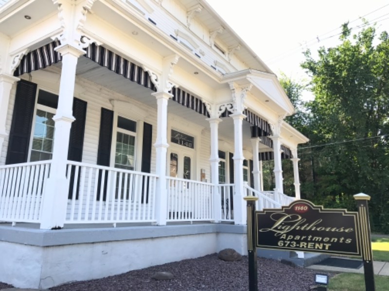 Franklin Apartment: 1140 Buffalo St