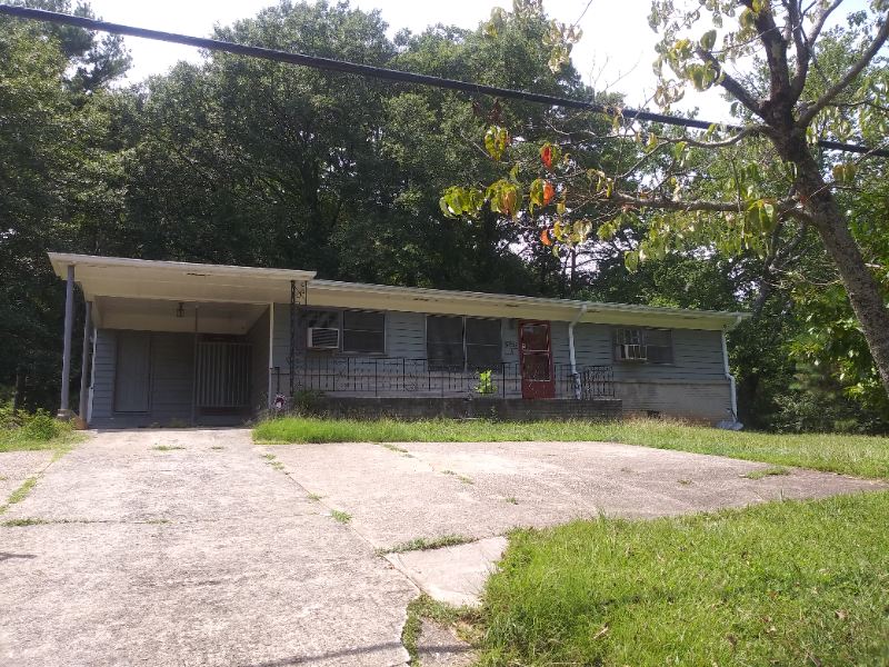 Mableton House: 6156 Dodgen Rd SW