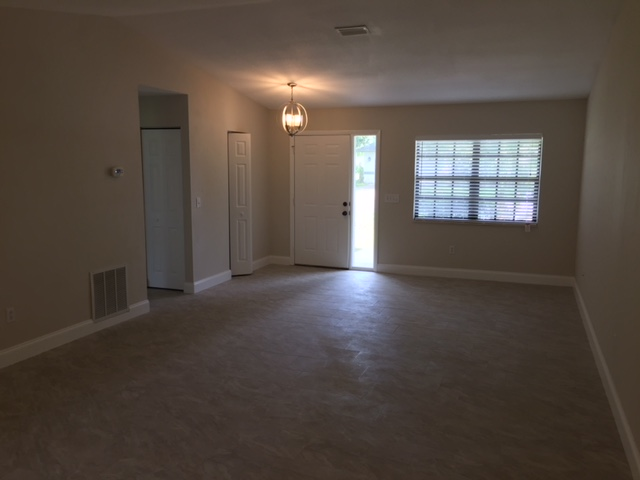 port st lucie House: 1292 SW Bellevue Ave