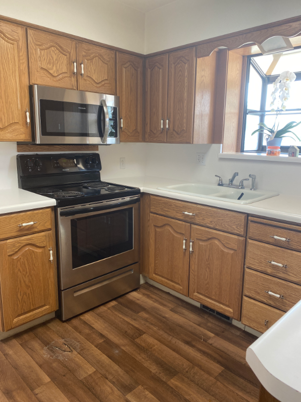 Midvale House: 128 W Marquette Dr