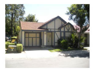 Pomona House: 1820 Club Dr