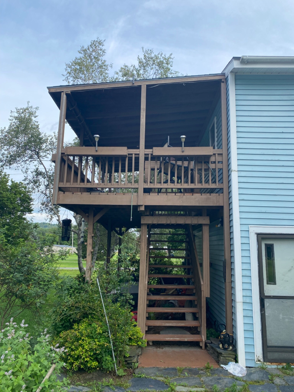 South Royalton House: 690 S Windsor St