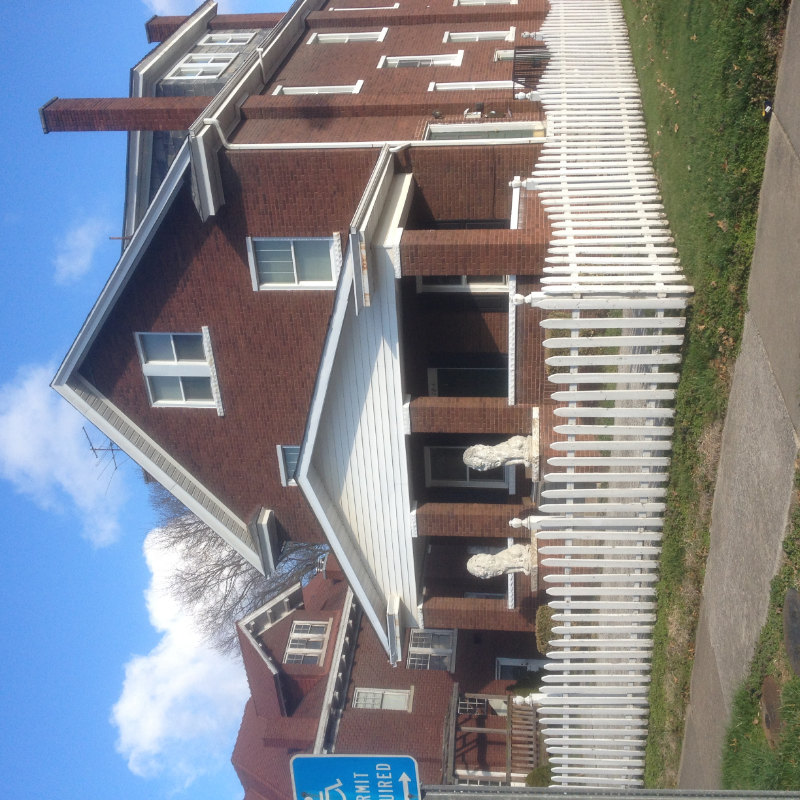 Huntington Apartment: 704 10th Avenue