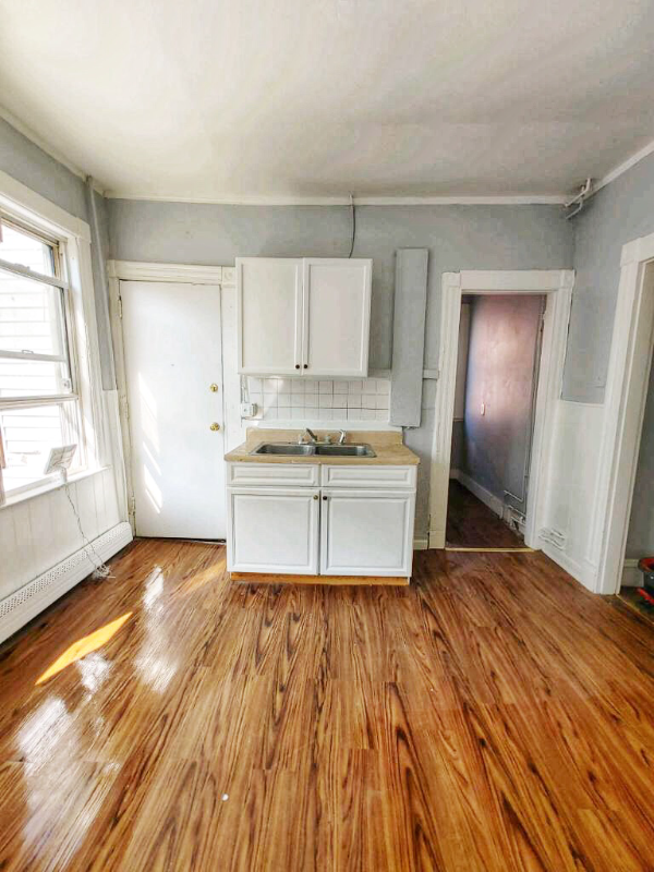 Hartford Apartment: 205 Jefferson St