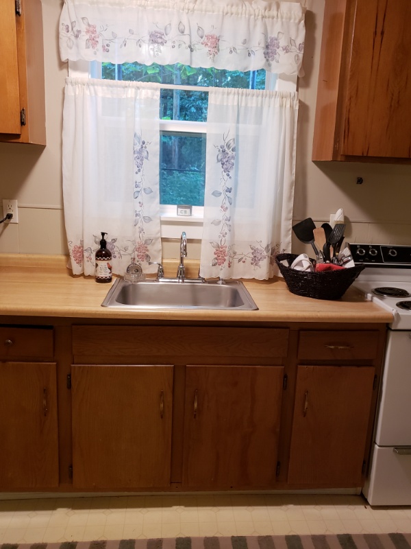 Berkeley Springs Apartment: 117 Wilkes St