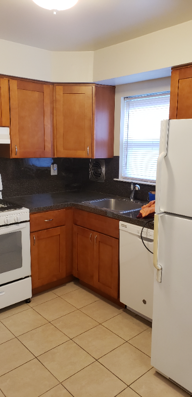 Philadelphia Multiplex: 9783 Hilspach St