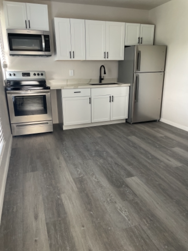 Phoenix Apartment: 925 E McKinley St Phoenix