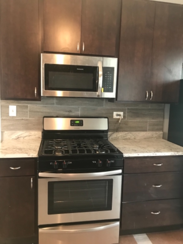 Chicago Apartment: 5027 w Sunnyside