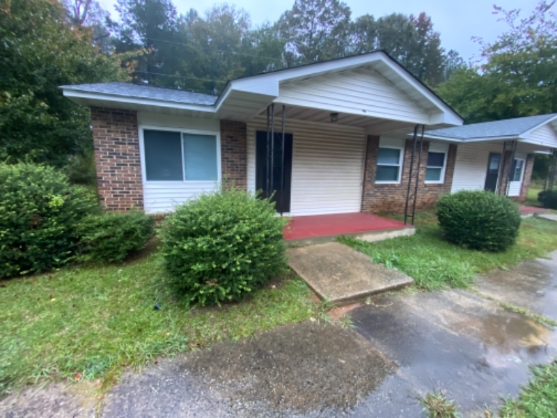 Greenwood Apartment: 101 Stonehaven Dr