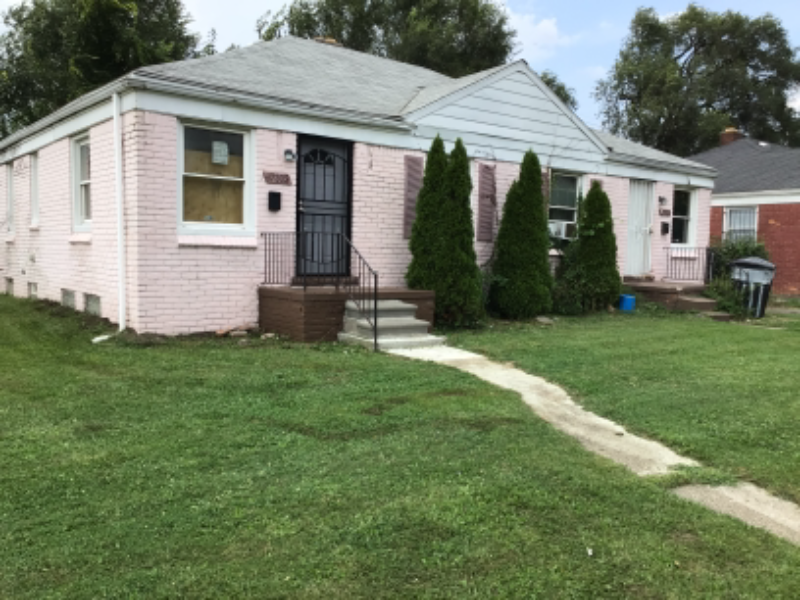 Detroit House: 17303 Hoover St