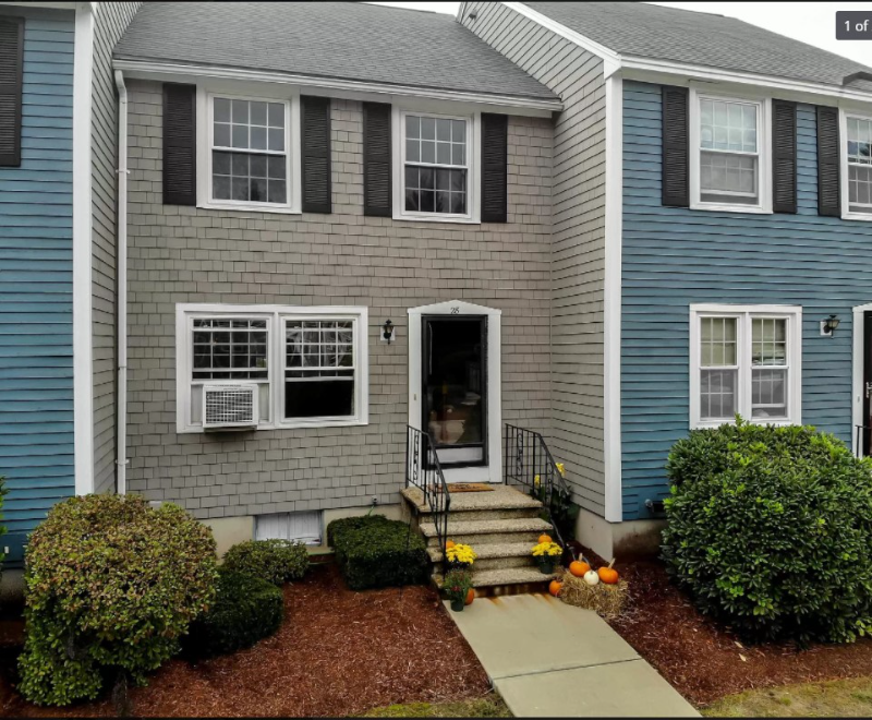 Merrimack Townhome: 28 Donovan Ct