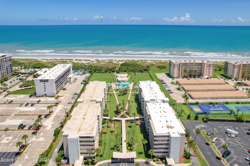 Cocoa Beach Condo: 2020 N Atlantic Ave 409S