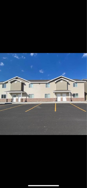 Blackfoot Townhome: 2001 Lawrence Ln