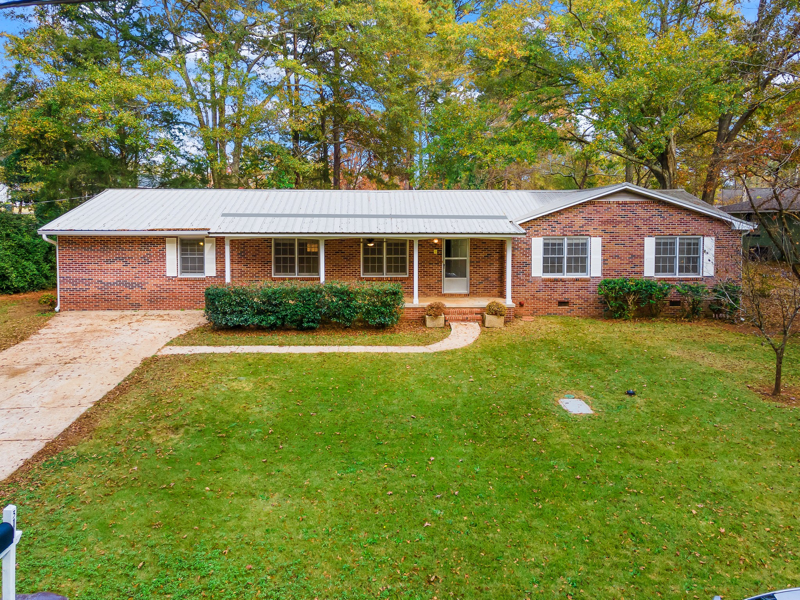 Opelika House: 311 Hillcrest Ct