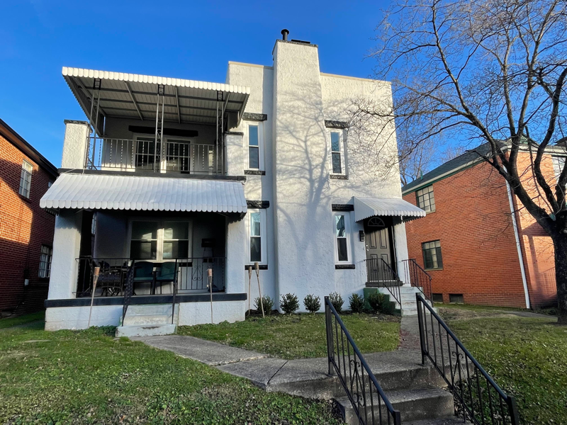 Huntington Apartment: 1444 15th St