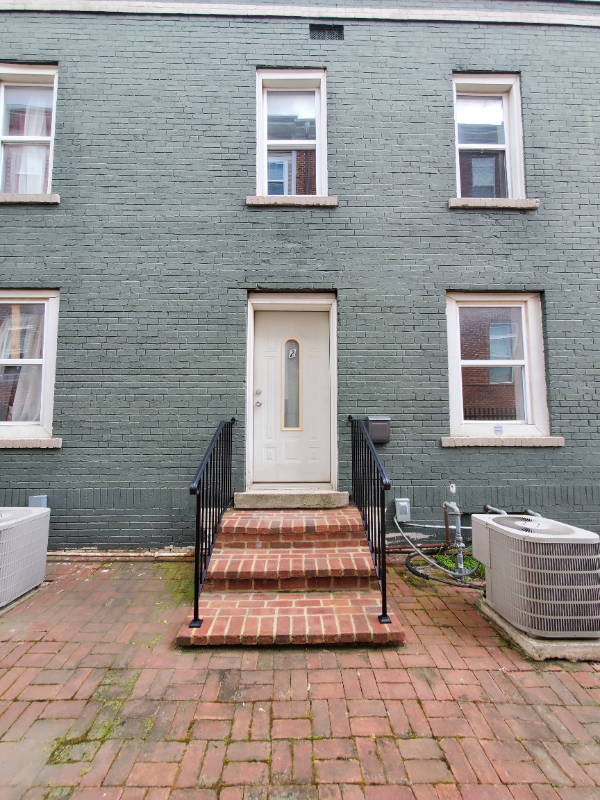 Columbus Apartment: 90 E 8th Ave