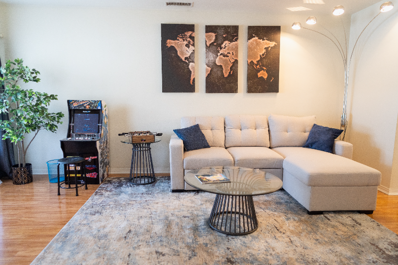 North Hollywood House: 5756 Case Ave