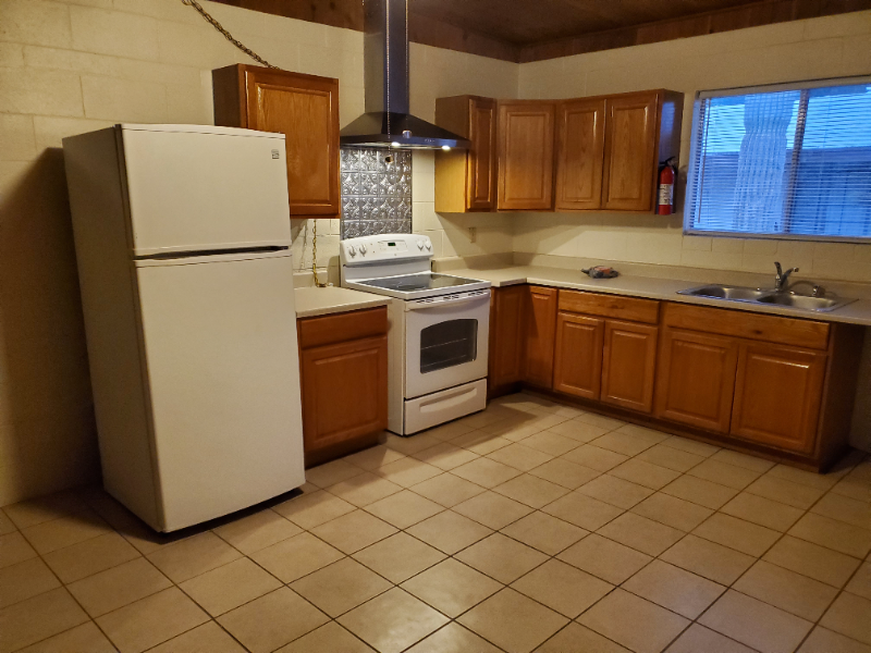 Yuma Apartment: 1905 W 16th Pl