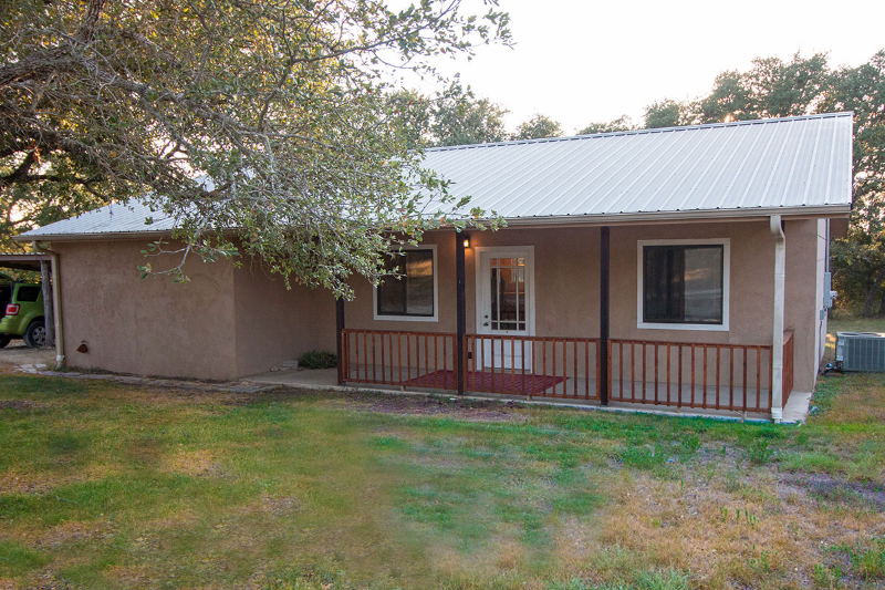 Kyle House: 701 Roland Ln