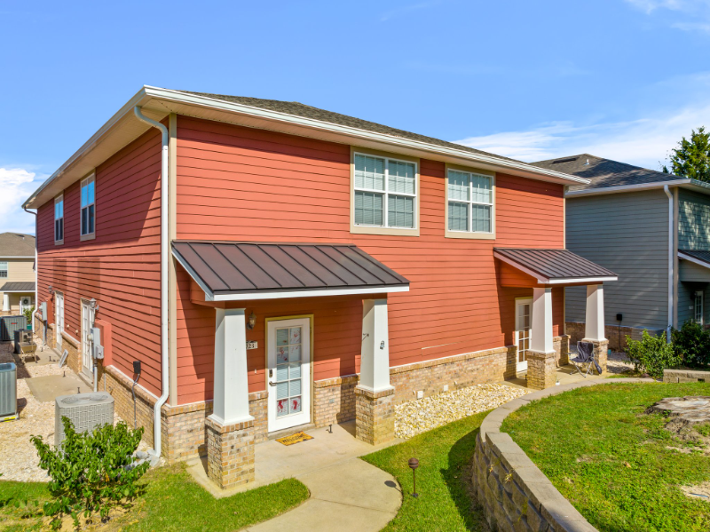 Crestview Townhome: 732 Arbor Lake Dr