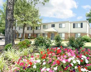 Memphis Apartment: 2718 Claudette Rd