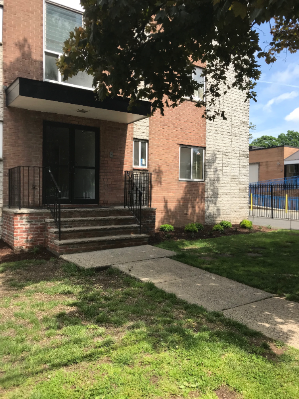 Plainfield Apartment: 420 W 7th St