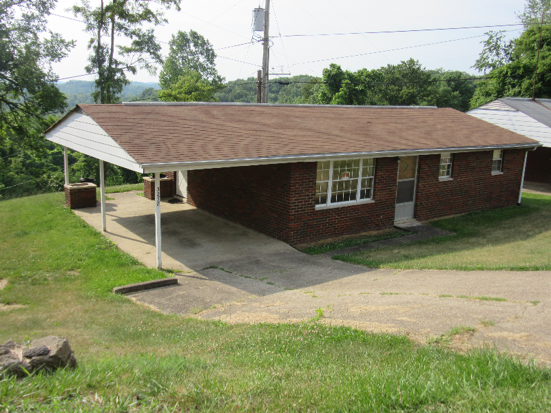 Huntington House: 3258 8th St Rd