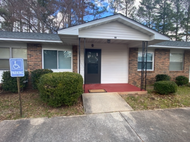 Greenwood Apartment: 101 Stonehaven Dr