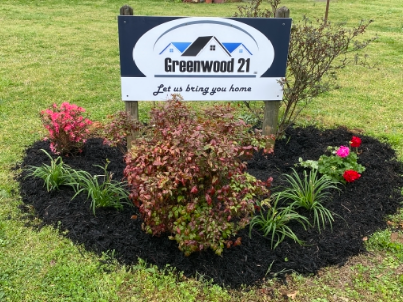 Greenwood Apartment: 100 Mckellar hill