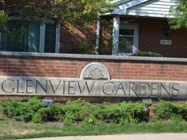 Glenview Townhome: 2128 Rugen Rd