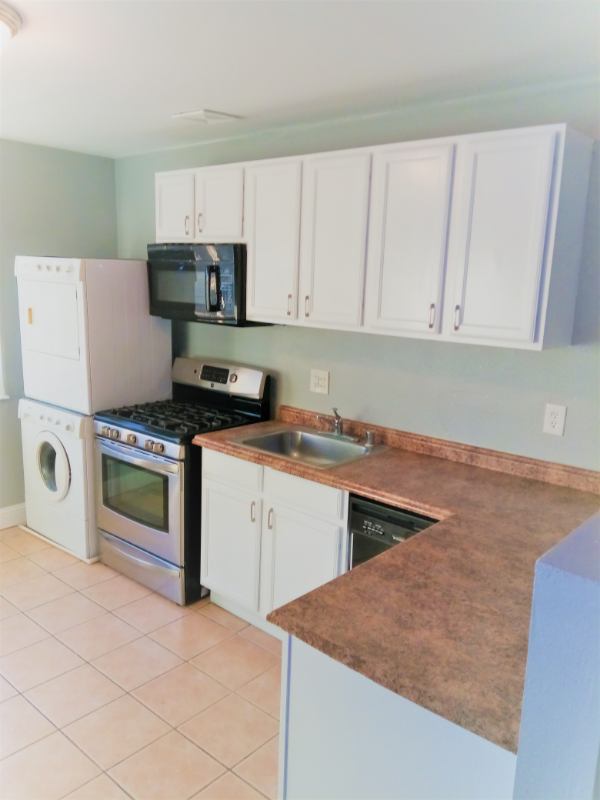 Sacramento Apartment: 1050 Grand Avenue