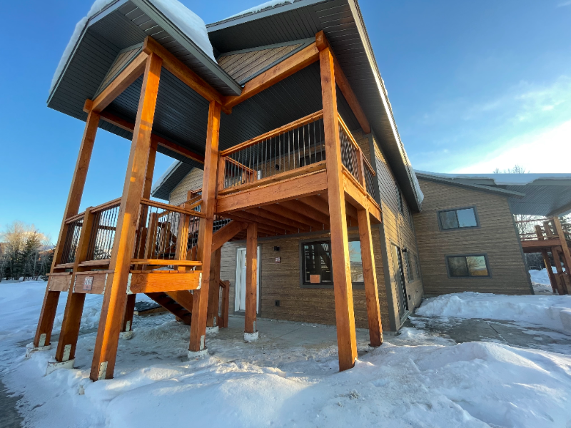 Victor Condo: 205 Lakewood Rd.