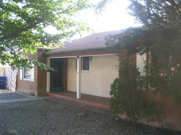 Albuquerque House: 708 Carlisle Blvd. NE