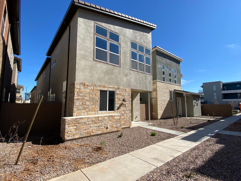 Chandler House: 1312 N Zane Dr