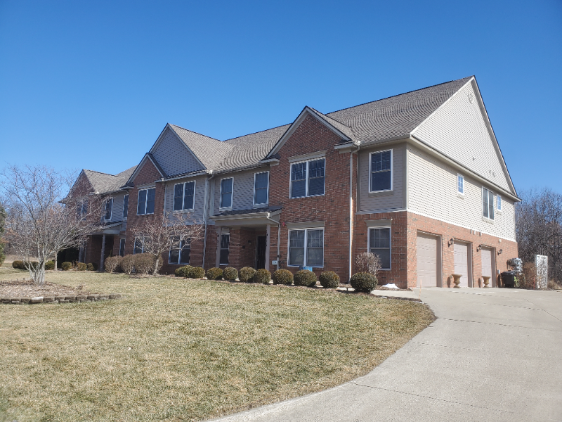 Grand Blanc Condo: 10122 Sunrise Dr