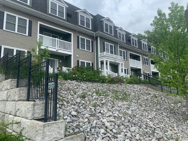 Essex Junction Apartment: 62 Lincoln St