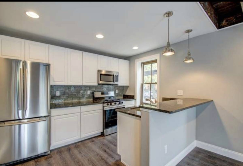 Wilmington House: 400 W 6th St