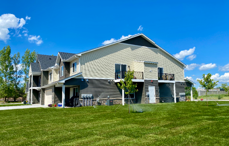 Cambridge Townhome: 2130 4th Ln SE