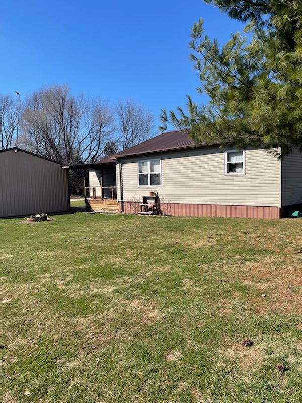 Orleans House: 580 S Lincoln St