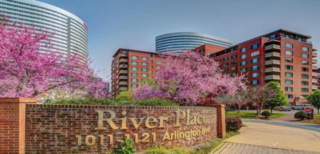 Arlington Condo: 1121 Arlington Blvd