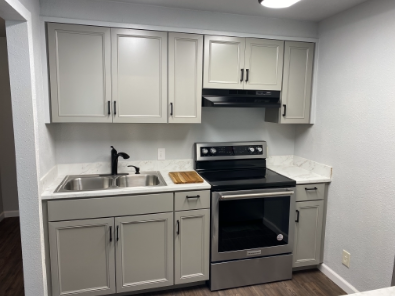 Dallas Apartment: 151 N Kings Valley Hwy