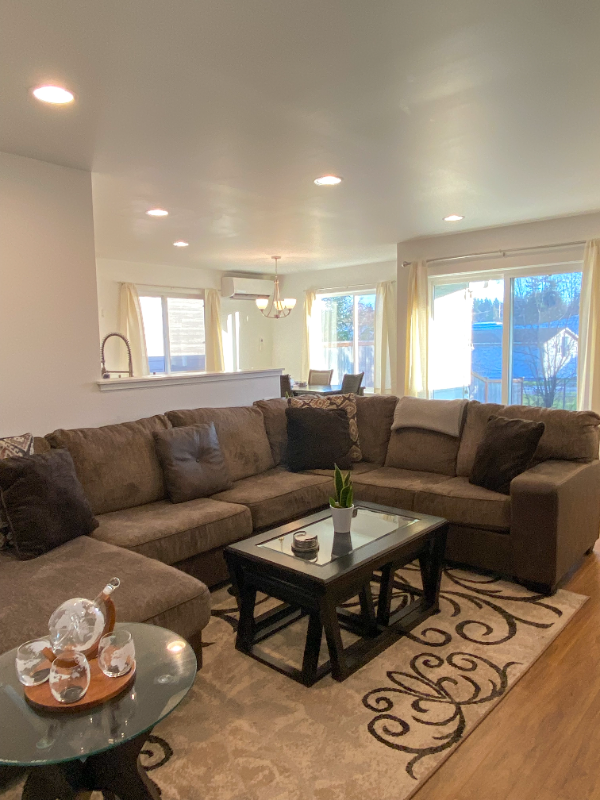 Oak Harbor House: 1589 NW 5th Ave