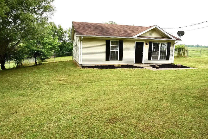 Oak Grove House: 213 Bumpus Mill Rd