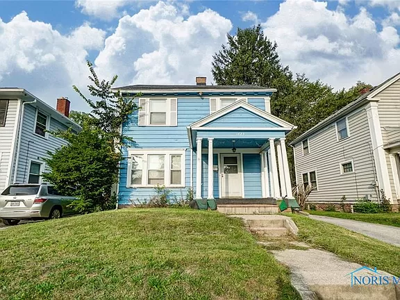 Toledo House: 1823 Perth St