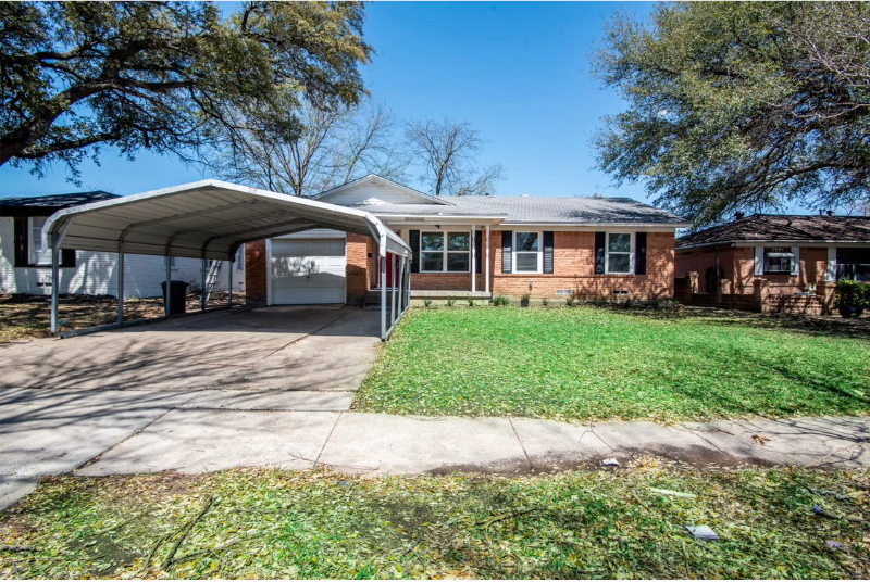 Mesquite House: 3521 Hilton Dr