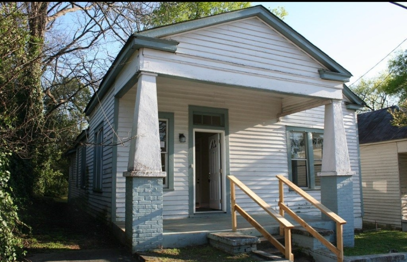 Phenix city House: 801 20th st