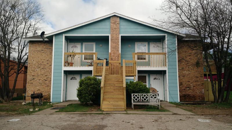 Austin Multiplex: 4904 Merritt Cir