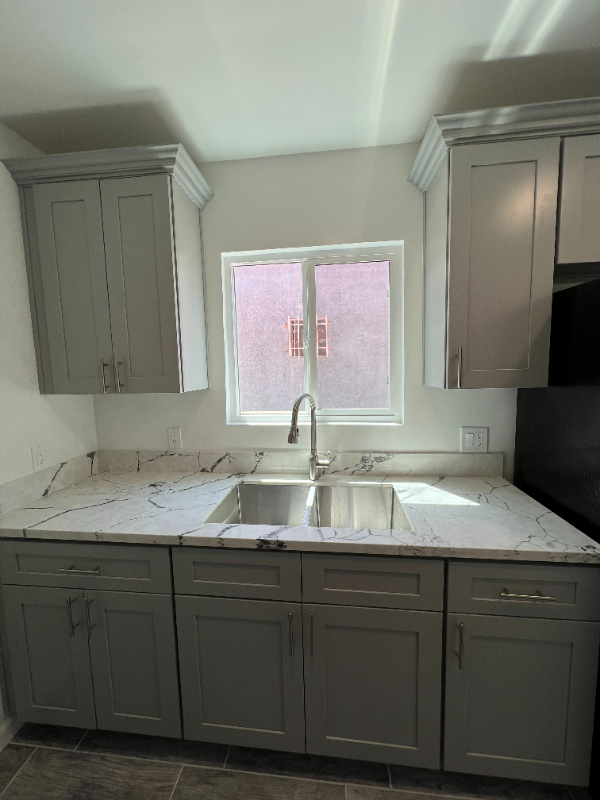 Los Angeles Apartment: 2333 S Mansfield Avenue